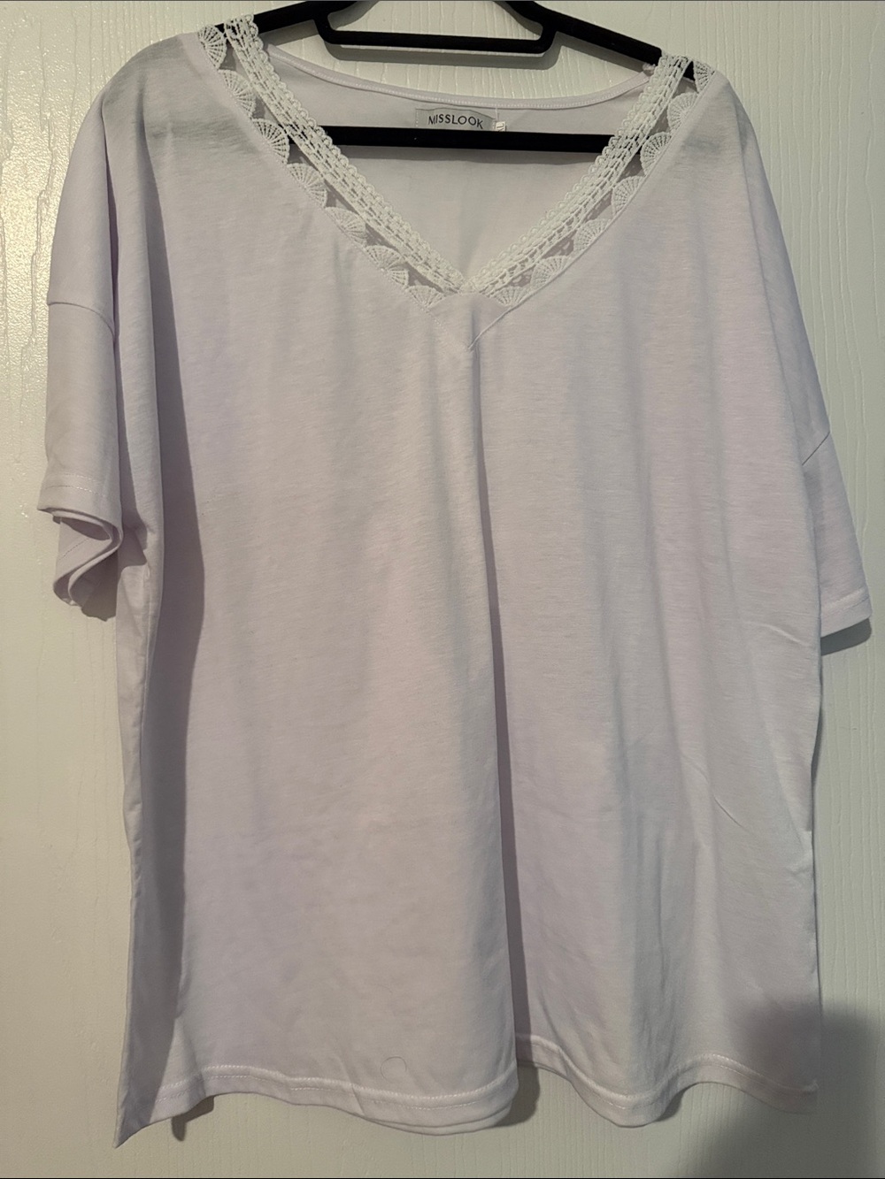 MISSLOOK Lace-Trim V-Neck Tee in Pale Lavender